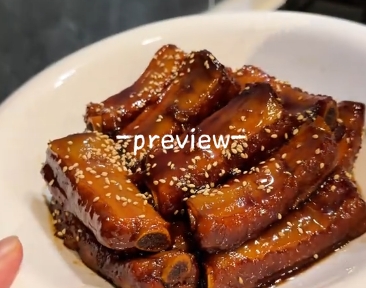 适合夏日餐桌的下饭菜～ 今日菜单：梅酱排骨、金汤鱼片、虾滑麻婆豆腐、贡菜拌虾滑